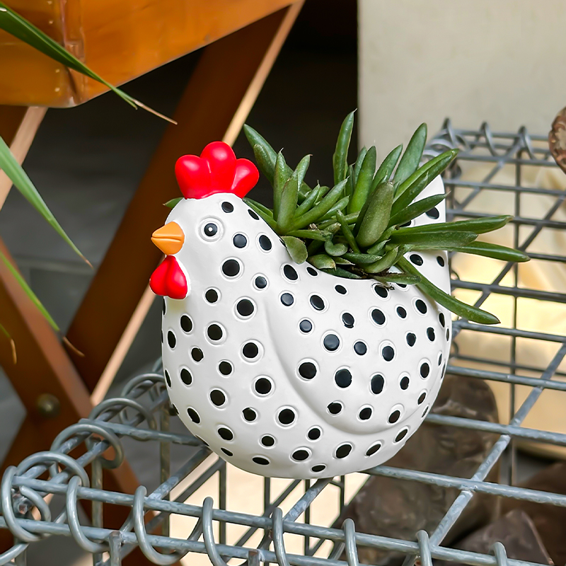 Gardening Tools Cute - กระถางดอกไม้รูปไก่ลายจุดตลกๆ กระถางดอกไม้รูปไก่ตัวผู้น่ารัก ของตกแต่งสวน ลานบ้าน ฟาร์ม ของขวัญ